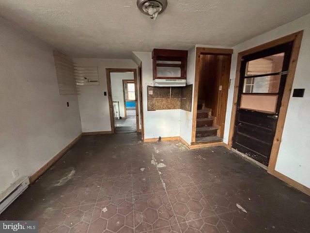 218 E NORTH ST, Waynesboro, PA 17268