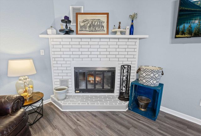 104 WILLOWBROOK DR, Hallsville, MO 65255