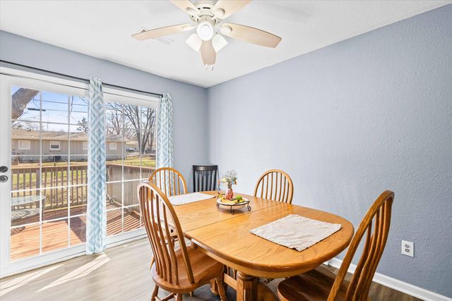 104 WILLOWBROOK DR, Hallsville, MO 65255