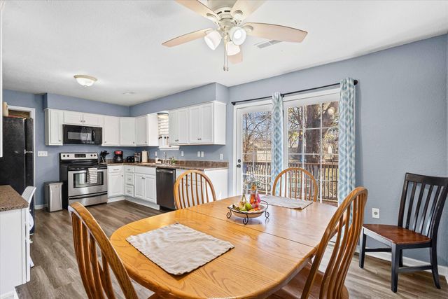 104 WILLOWBROOK DR, Hallsville, MO 65255