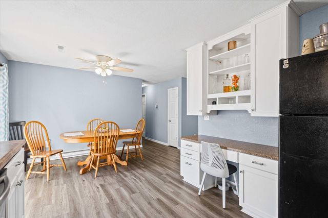 104 WILLOWBROOK DR, Hallsville, MO 65255