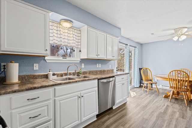 104 WILLOWBROOK DR, Hallsville, MO 65255