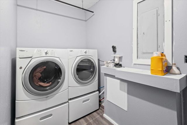 104 WILLOWBROOK DR, Hallsville, MO 65255