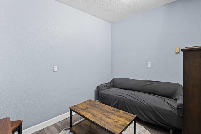 104 WILLOWBROOK DR, Hallsville, MO 65255