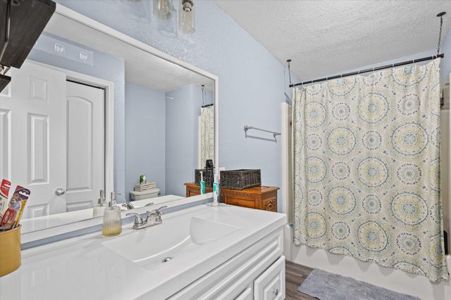 104 WILLOWBROOK DR, Hallsville, MO 65255