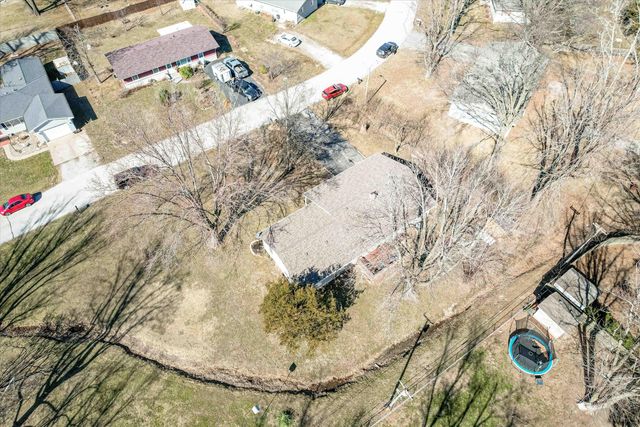 104 WILLOWBROOK DR, Hallsville, MO 65255