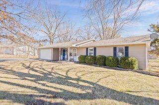 104 WILLOWBROOK DR, Hallsville, MO 65255