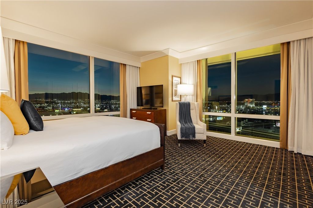 2000 Fashion Show Drive 1822, Las Vegas, NV 89109