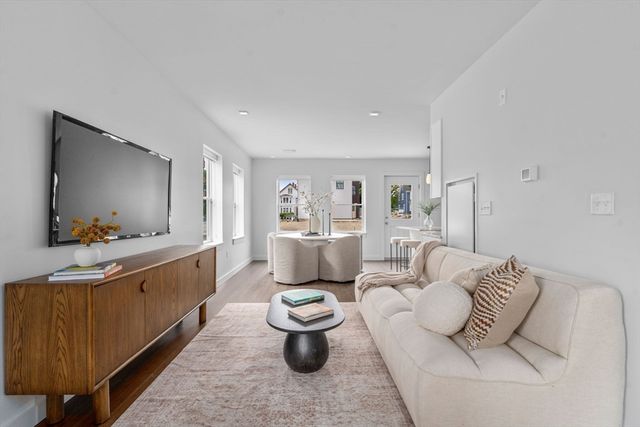 3 Wilson St 3, Natick, MA 01760