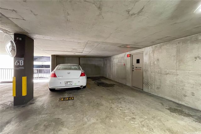 60 N Beretania Street 506, Honolulu, HI 96817