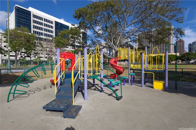 60 N Beretania Street 506, Honolulu, HI 96817