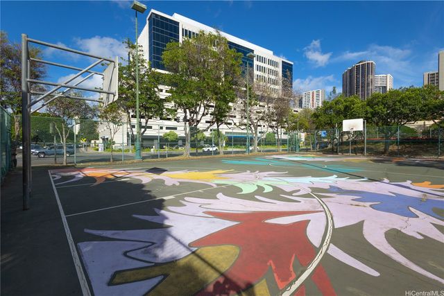 60 N Beretania Street 506, Honolulu, HI 96817