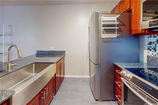 60 N Beretania Street 506, Honolulu, HI 96817