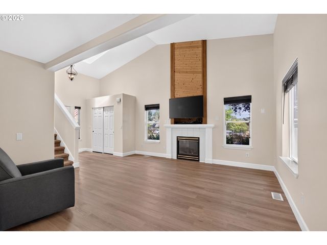 1250 N PONDEROSA St, Canby, OR 97013