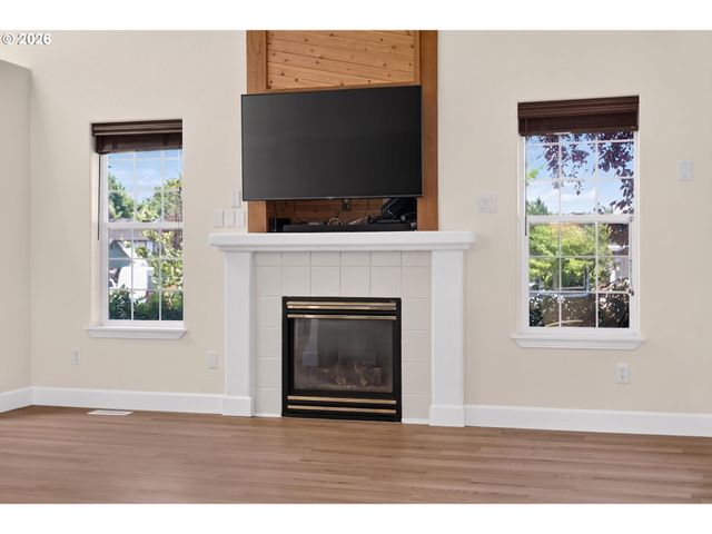 1250 N PONDEROSA St, Canby, OR 97013