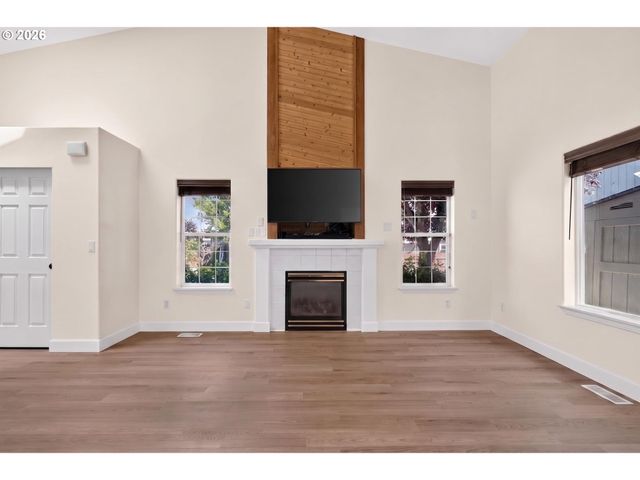 1250 N PONDEROSA St, Canby, OR 97013