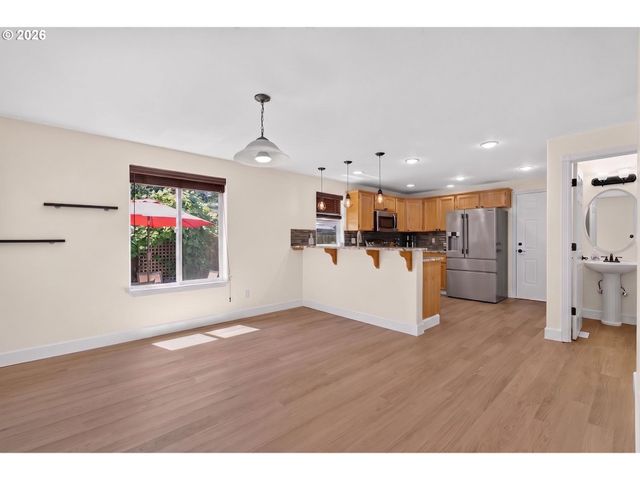 1250 N PONDEROSA St, Canby, OR 97013