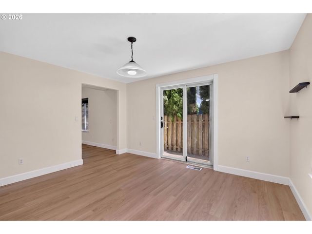1250 N PONDEROSA St, Canby, OR 97013
