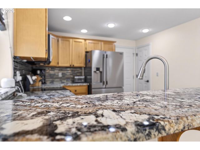 1250 N PONDEROSA St, Canby, OR 97013