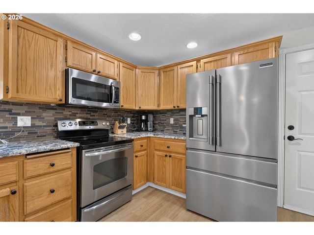 1250 N PONDEROSA St, Canby, OR 97013