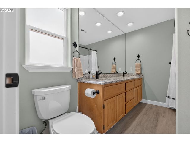 1250 N PONDEROSA St, Canby, OR 97013