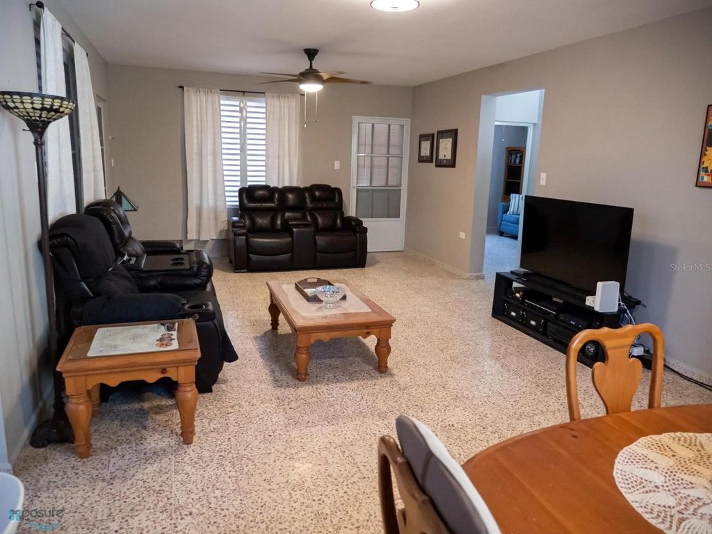 Image 16 of property listing at 373 CALLE FRANCISCO COLON GUERRA BO PUEBLO, Rincon, PR 00677