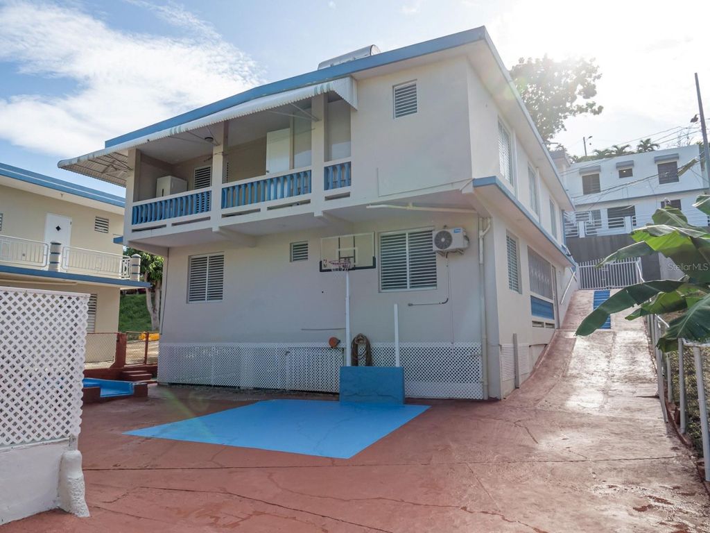 Image 4 of property listing at 373 CALLE FRANCISCO COLON GUERRA BO PUEBLO, Rincon, PR 00677