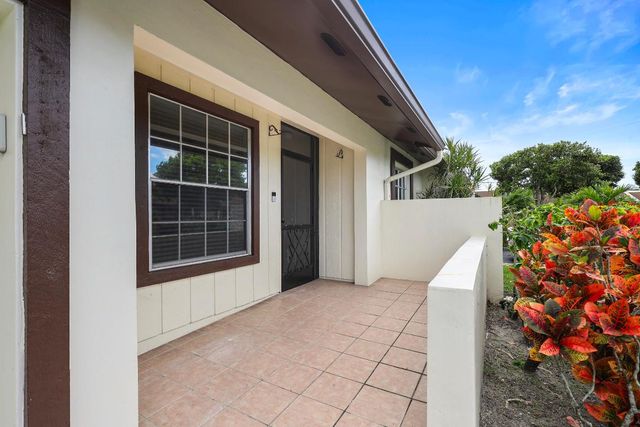 16004 Laurel Oak Circle, Delray Beach, FL 33484