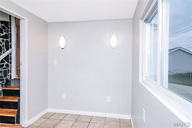 9721 Shuffle Drive, St Louis, MO 63123