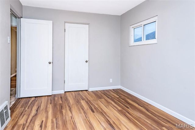 9721 Shuffle Drive, St Louis, MO 63123