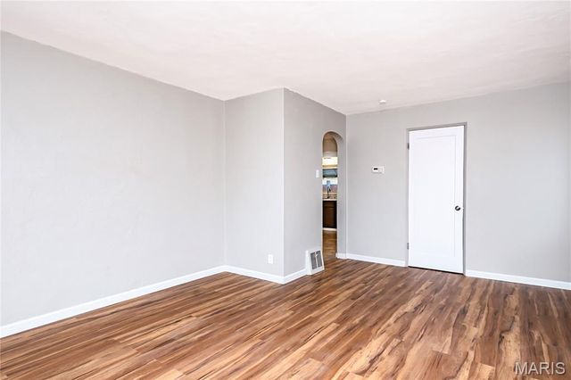 9721 Shuffle Drive, St Louis, MO 63123