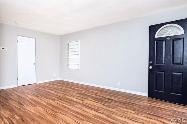 9721 Shuffle Drive, St Louis, MO 63123