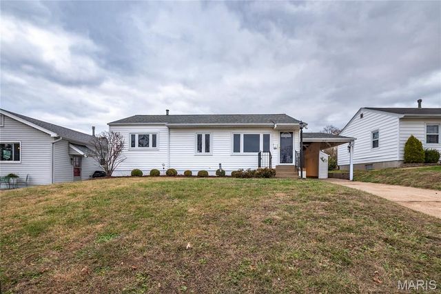 9721 Shuffle Drive, St Louis, MO 63123