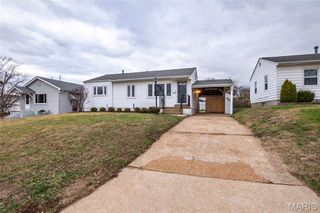 9721 Shuffle Drive, St Louis, MO 63123