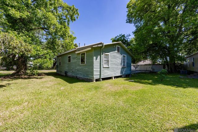 4111 Main St, Addis, LA 70710