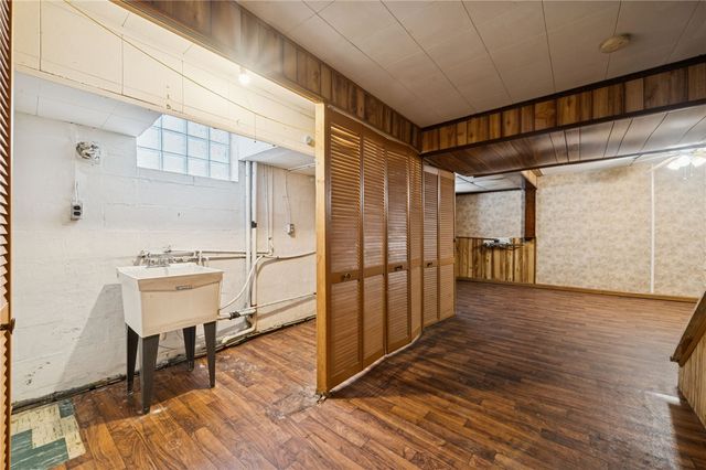 7867 Mark Dr, Penn Hills, PA 15147