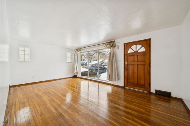 7867 Mark Dr, Penn Hills, PA 15147