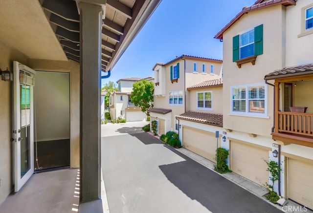 38 Dovetail, Irvine, CA 92603