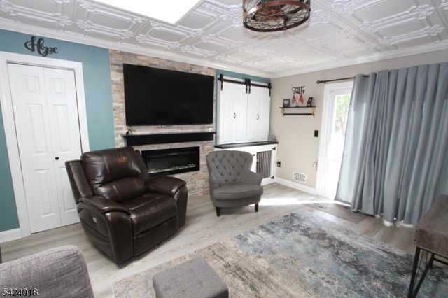 6 Evergreen Ave, Wanaque Boro, NJ 07420