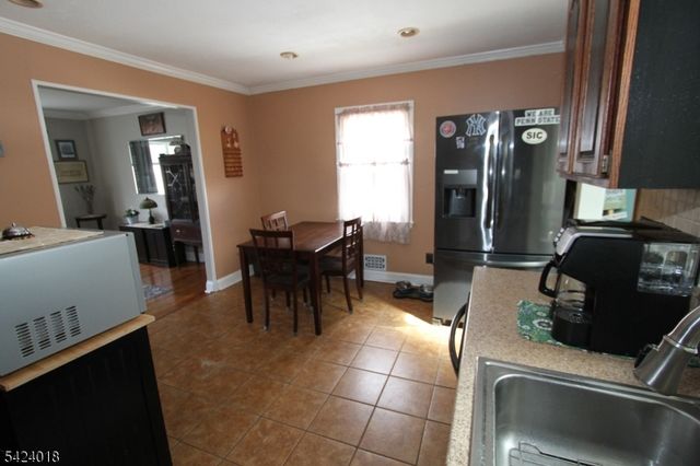 6 Evergreen Ave, Wanaque Boro, NJ 07420