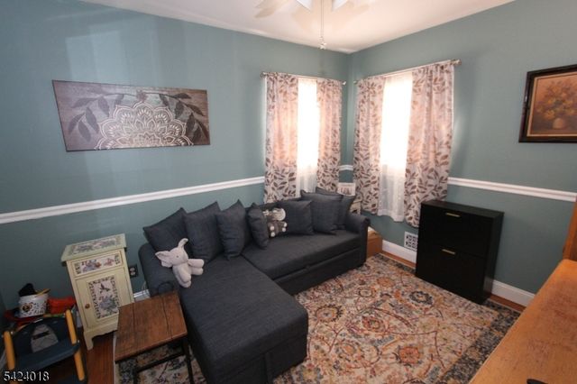 6 Evergreen Ave, Wanaque Boro, NJ 07420