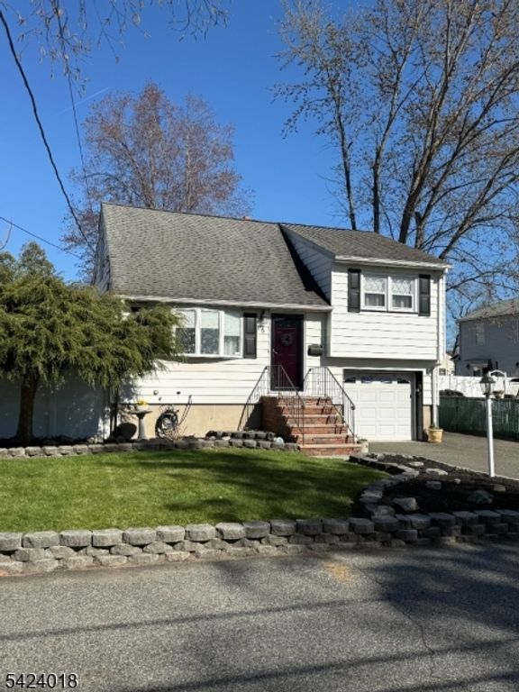 6 Evergreen Ave, Wanaque Boro, NJ 07420