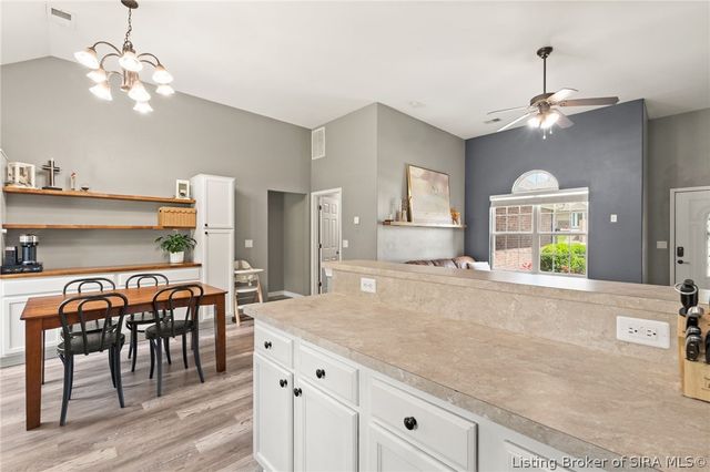 2815 Rolling Creek Drive, Jeffersonville, IN 47130