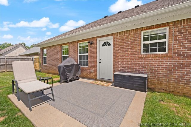 2815 Rolling Creek Drive, Jeffersonville, IN 47130