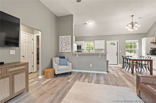 2815 Rolling Creek Drive, Jeffersonville, IN 47130