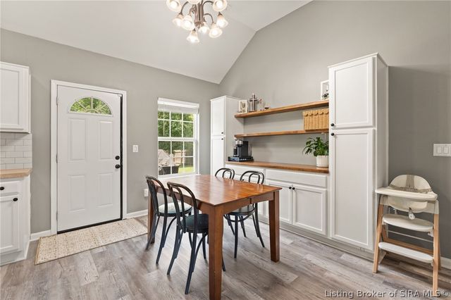 2815 Rolling Creek Drive, Jeffersonville, IN 47130