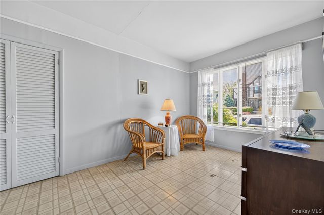 463 E Market Street, Long Beach, NY 11561