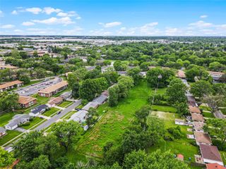 15 Henson Lane, Florissant, MO 63031