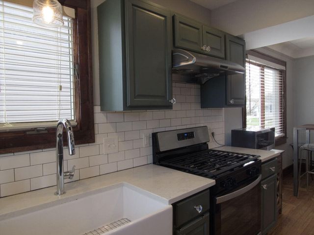 2362 Berkley Avenue, Berkley City, MI 48072