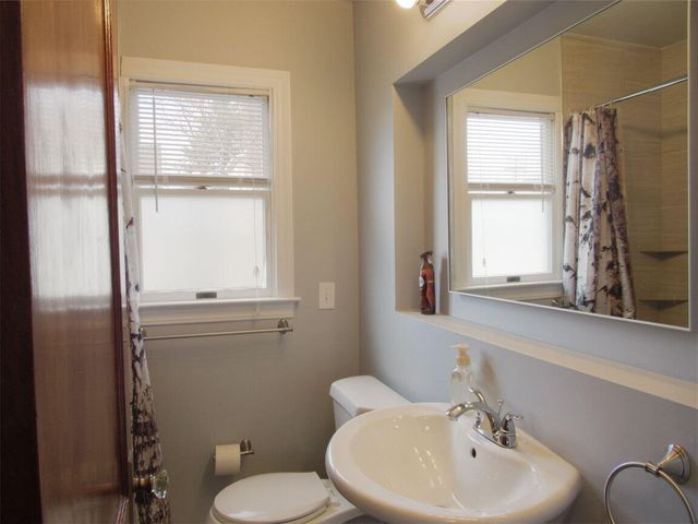 2362 Berkley Avenue, Berkley City, MI 48072